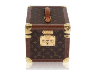front of the jewellery box