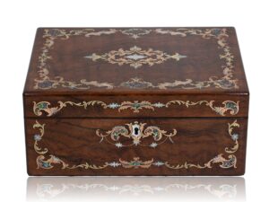 Front of the jewellery box