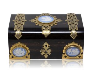 Exterior of the jewellery box