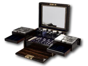 Overview of the vanity box with all the various compartments open