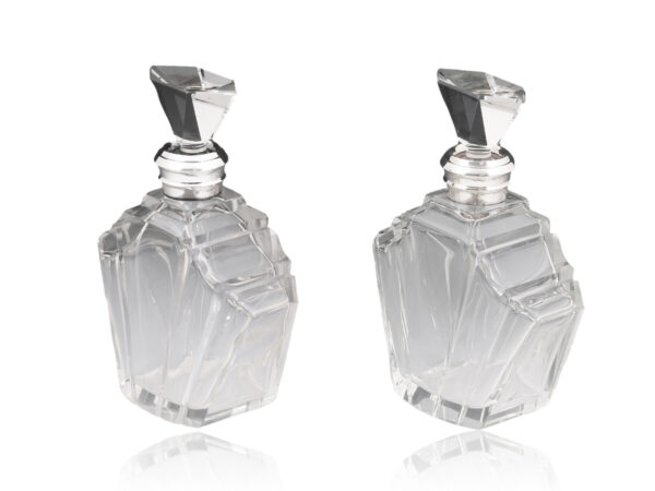 Front overview of the Art Deco Decanters