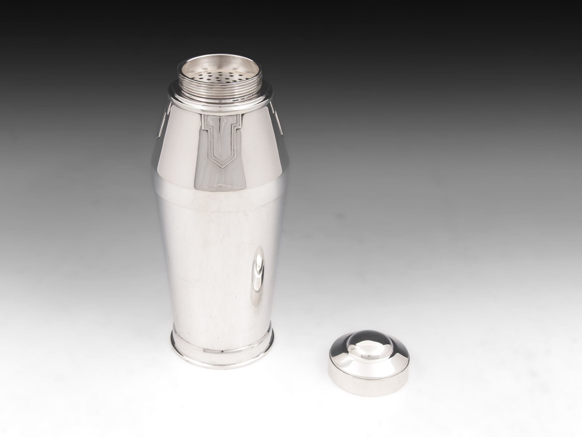 Rare Art Deco Screw Top Cocktail Shaker By Walker & Hall