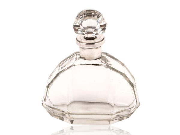 Overview of the French Art Deco Decanter