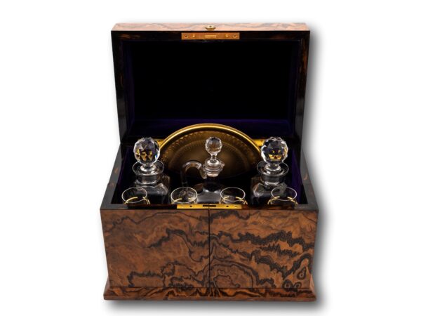 Front Overview of the Decanter Box by Betjemann with the lid up