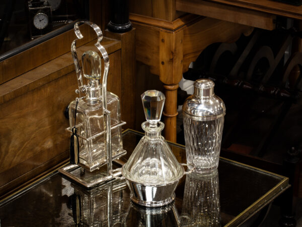 Overview of the Decanter set in a decorative collectors setting