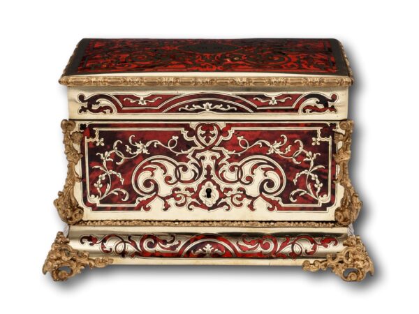 Front profile of the french tea chest