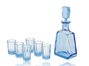Overview of the Blue Art Deco decanter set