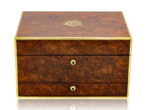 Overview of the Leuchars Vanity Box