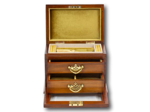 Overview of the Glazed Jewellery Box interior