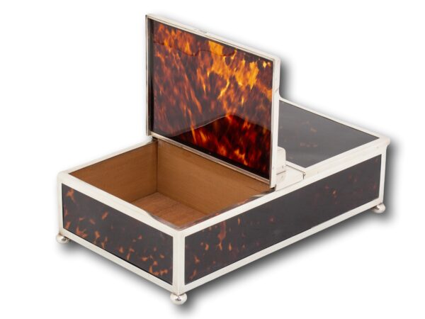 Overview of the Silver & Tortoiseshell Humidor with one lid open