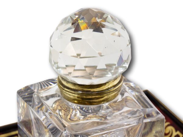 Close up of the faceted inkwell lid