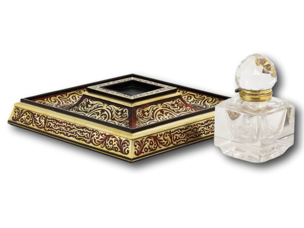 Inkstand with the inkwell removed