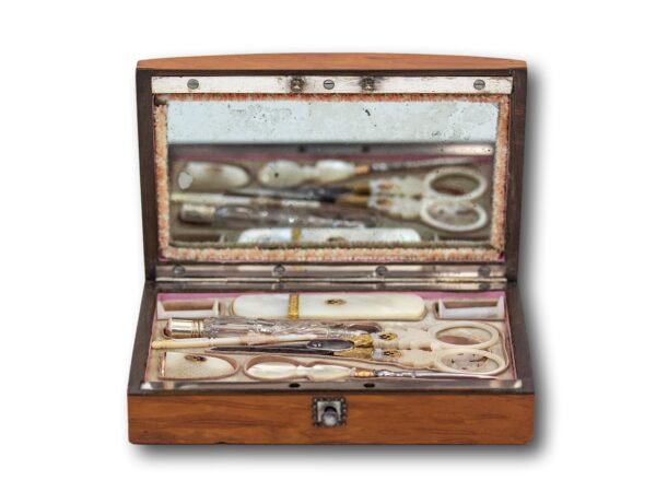 Overview of the Palais Royal sewing box etui interior