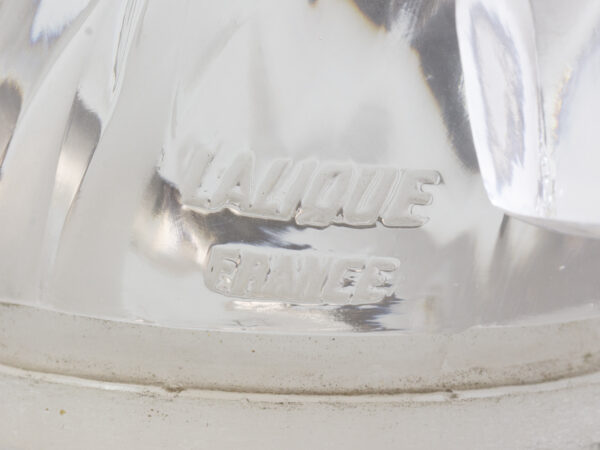 Close up of the Lalique and France mark