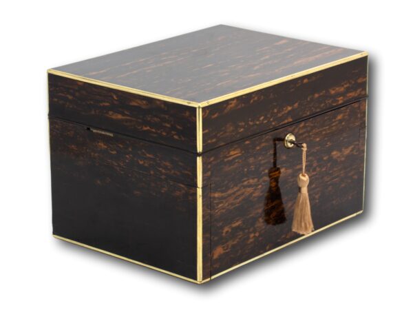 Overview of the Jewellery Box with the key fitted
