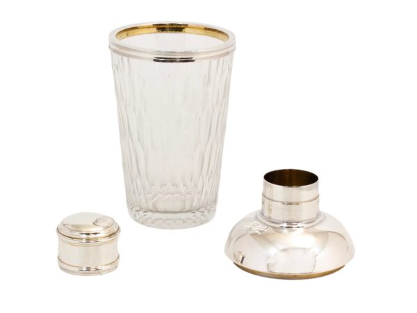 Overview of the Silver & Glass cocktail shaker with the lid and strainer removed