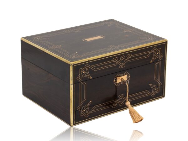 Front overview of the Coromandel Vanity Dressing Box Merrick with the key fitted