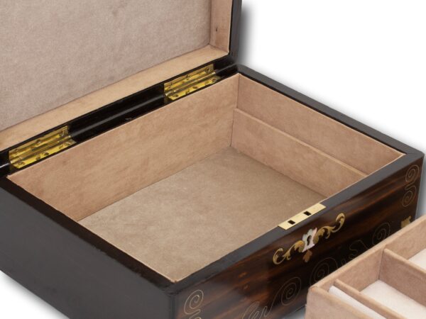 Close up of the jewellery box with the top tray removed