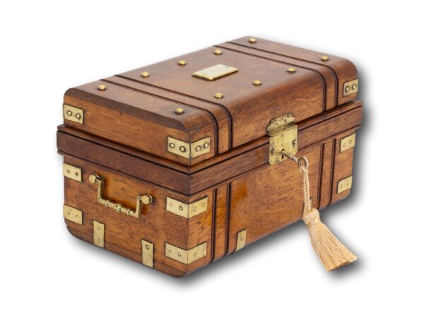 Front overview of the Novelty Oak Cigar Trunk Humidor with the key fitted