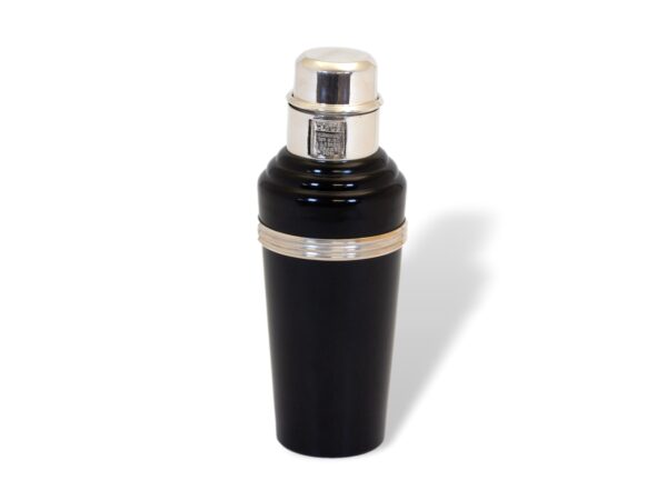 Overview of the Master Incolor Black Bakelite Cocktail Shaker