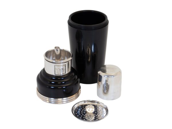 Overview of the dismantled Master Incolor Black Bakelite Cocktail Shaker