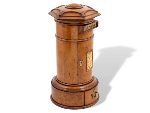 Front overview of the Country House Oak Letter Box Rodrigues