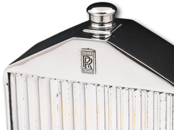 Close up of the Rolls Royce logo on the front of the Rolls Royce Ruddspeed Decanter