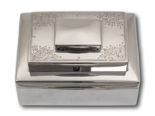 Front overview of the Silver Triple Tiered Smokers Compendium