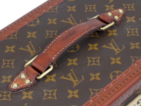 Close up of the handle on the Vintage Louis Vuitton Jewellery Case