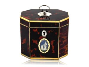 Front overview of the Red Tortoiseshell Tea Caddy with Miniature