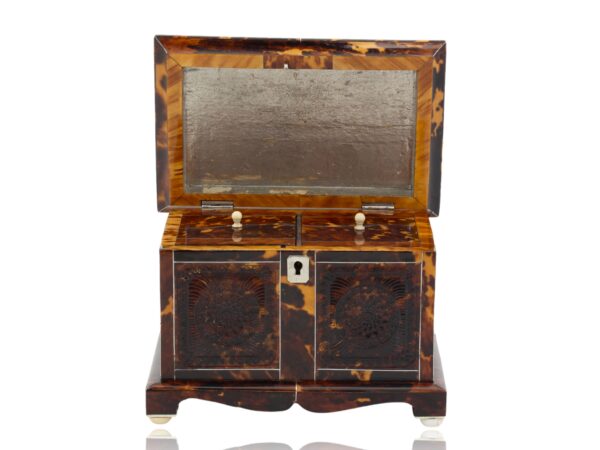 Front of the Pressed Tortoiseshell Floral Tea Caddy with the lid up