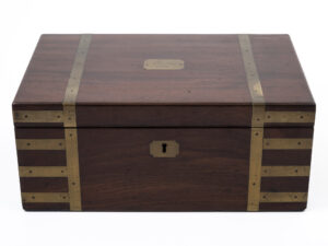 Front overview of the Campaign Military Writing Box Hewlins