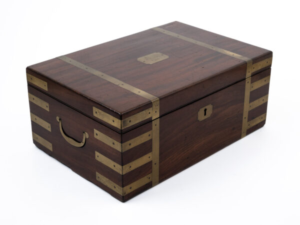 Front overview of the Campaign Military Writing Box Hewlins