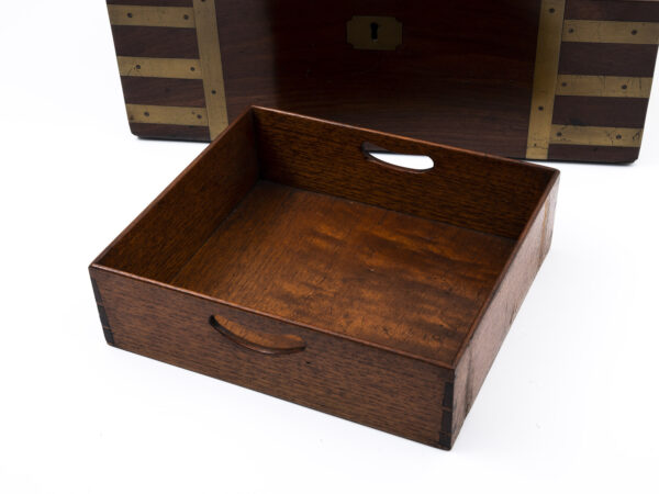 Tray removed from the Front overview of the Campaign Military Writing Box Hewlins