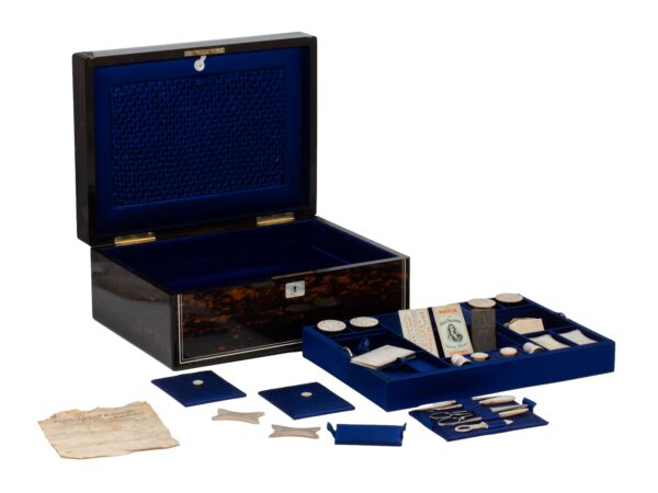 Overview of the Coromandel Sewing Box Lund with the tool tray removed and various accessories showing