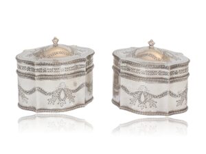 Front overview of the Dutch Pair of Silver Tea Caddies