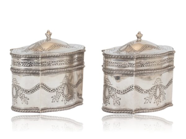 Front overview of the Dutch Pair of Silver Tea Caddies