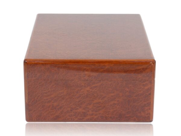 Side overview of the Elie Bleu Paris Thuya Humidor