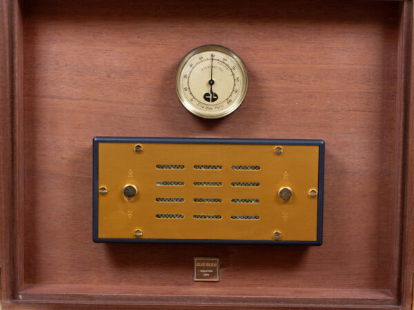 Close up of the Elie Bleu Paris Thuya Humidor humidifier