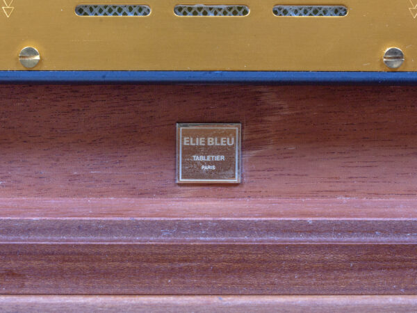 Close up of the Elie Bleu Paris Thuya Humidor marks