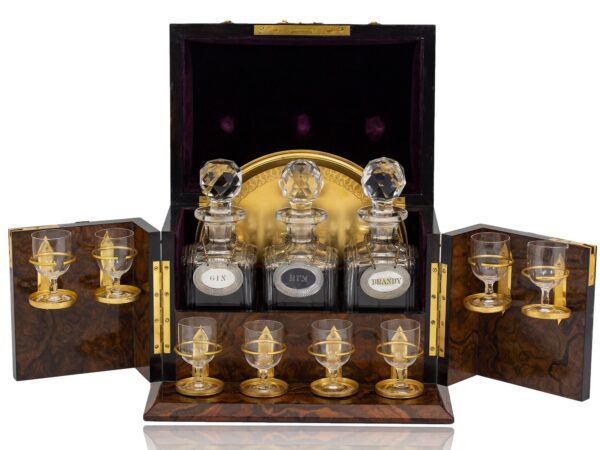 Front overview of the Feathered Burr Walnut Decanter Box Betjemann Kenneth opened