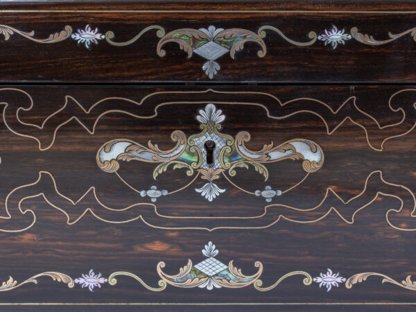 Close up of the inlaid decoration on the front of the Coromandel Inlaid Writing Box Hausburg