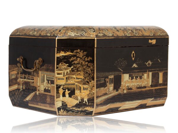 Front overview of the Chinese Export Lacquered Tea Chest