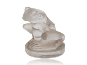Front overview of the Rene Lalique Car Mascot Grenouille 1146