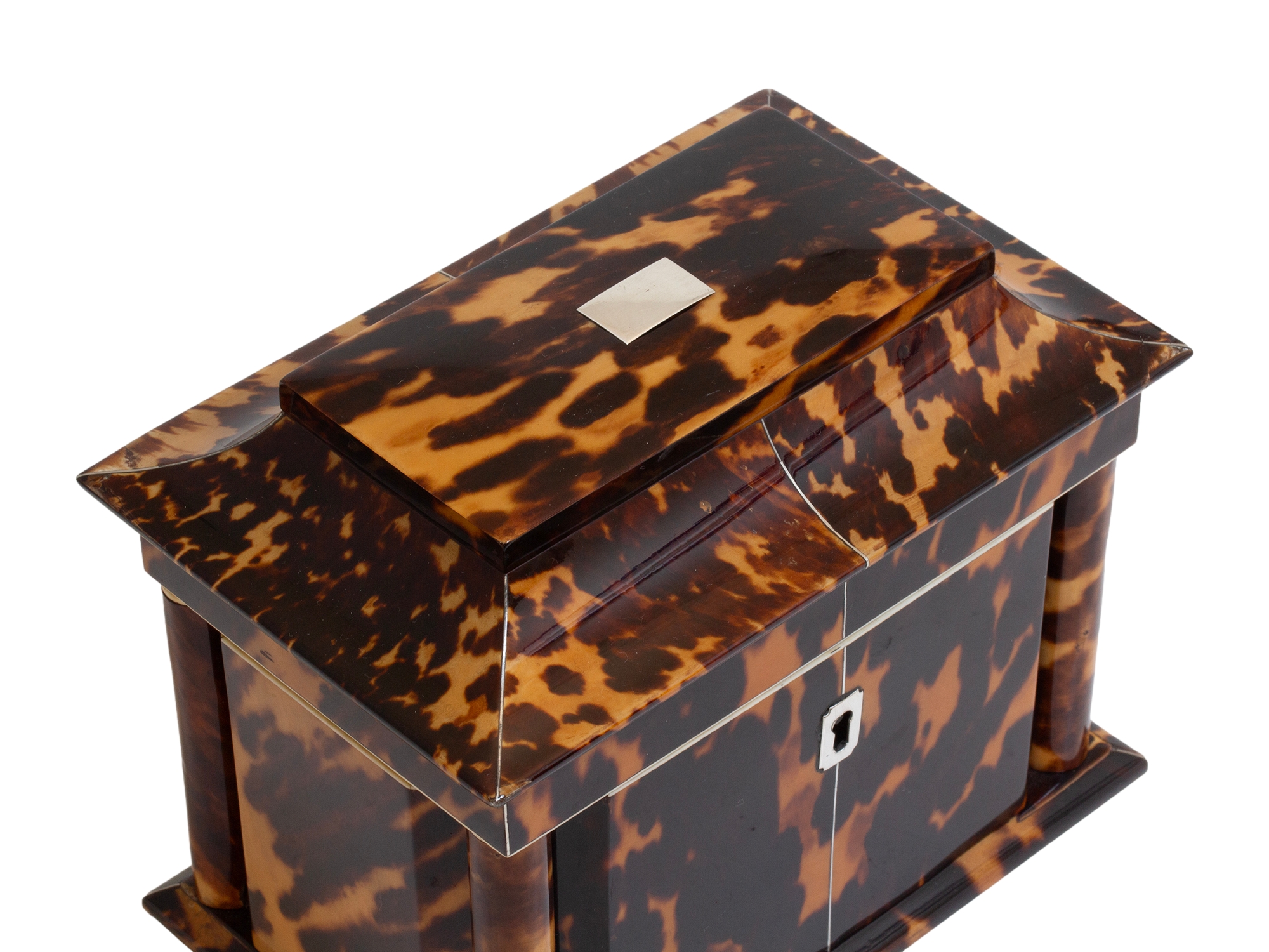 Tortoiseshell tea caddy top profile
