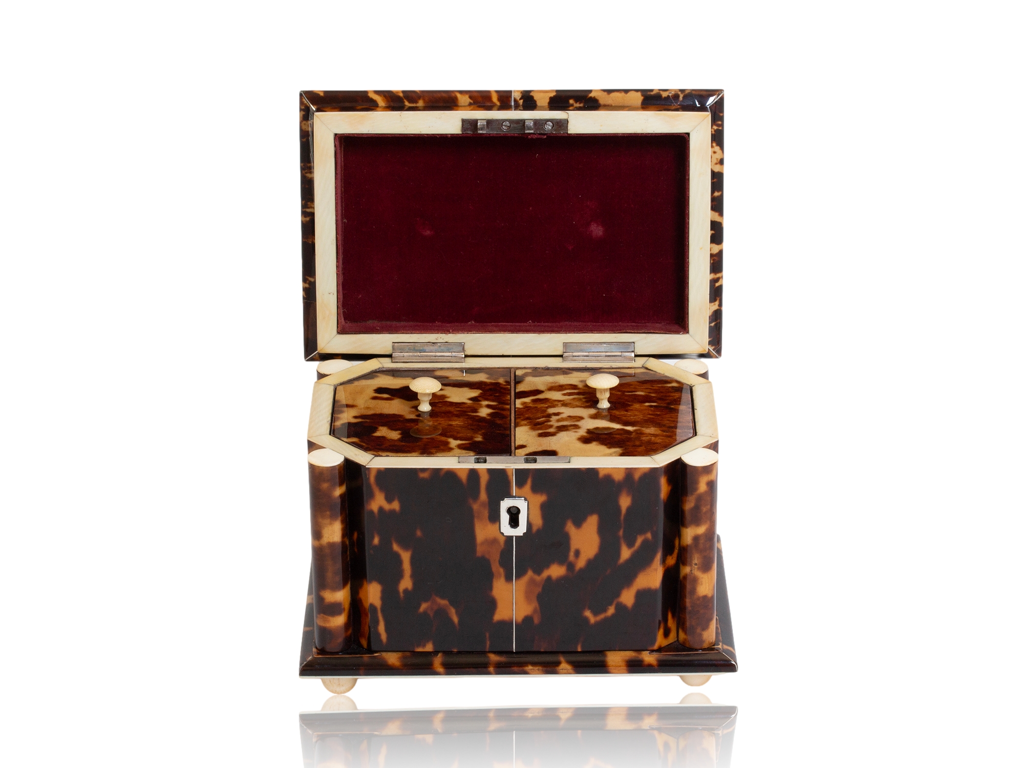 Tortoiseshell tea caddy front profile with the lid up